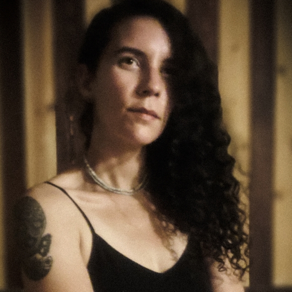 Meet your Posher, Julianne - Picture 1 of 4